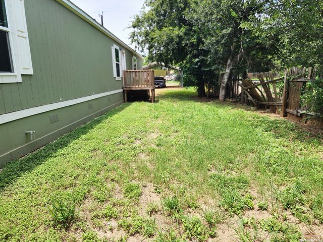 614 Novella, Adkins, TX 78101