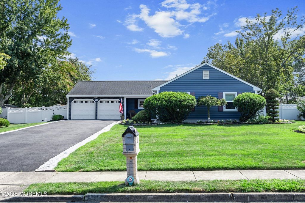 1115 Verdant Road, Toms River, NJ 08753