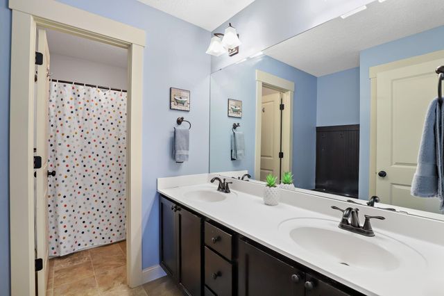 8302 W 132nd Street, Savage, MN 55378