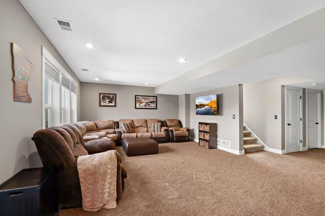 8302 W 132nd Street, Savage, MN 55378