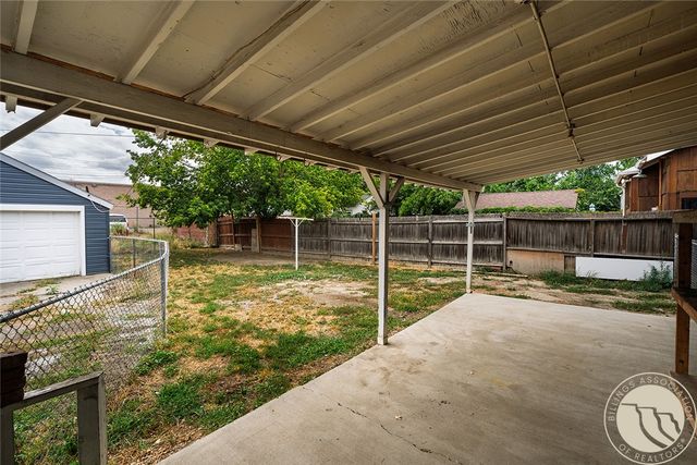 2214 N 6th Avenue N, Billings, MT 59101