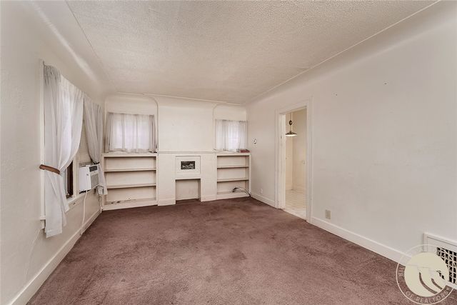 2214 N 6th Avenue N, Billings, MT 59101