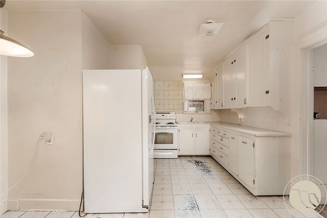 2214 N 6th Avenue N, Billings, MT 59101