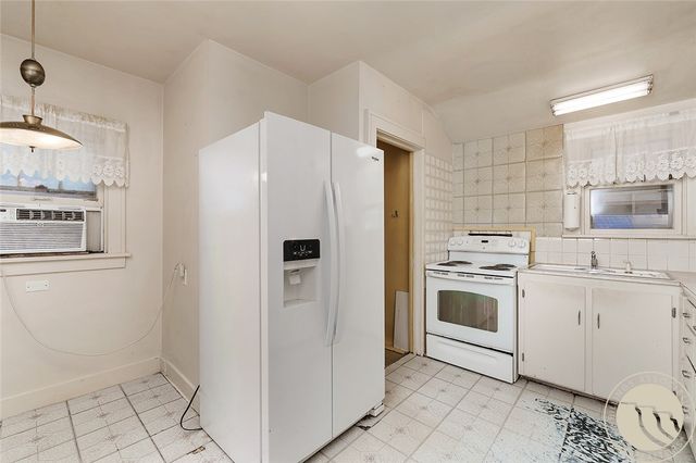 2214 N 6th Avenue N, Billings, MT 59101