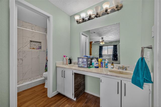 2719 Flintrock Circle, Houston, TX 77067