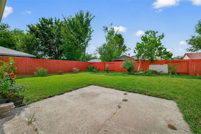 2719 Flintrock Circle, Houston, TX 77067