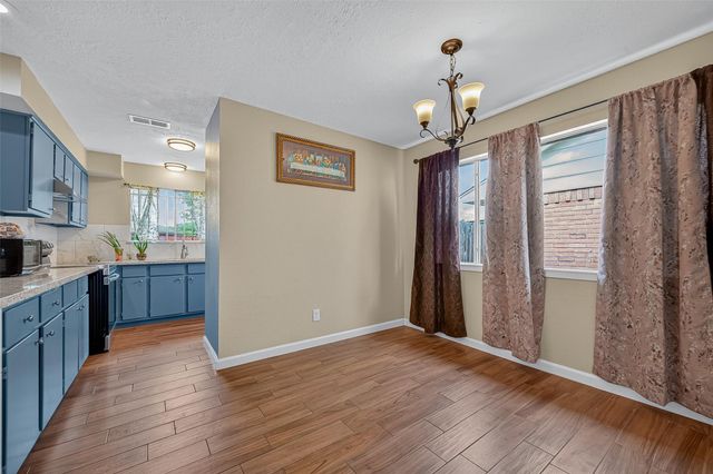 2719 Flintrock Circle, Houston, TX 77067