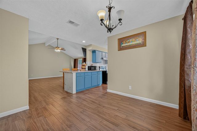2719 Flintrock Circle, Houston, TX 77067