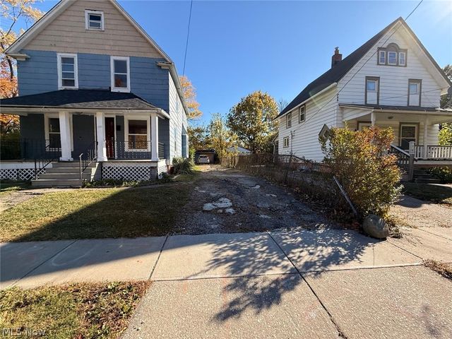 983 E 141st Street, Cleveland, OH 44110