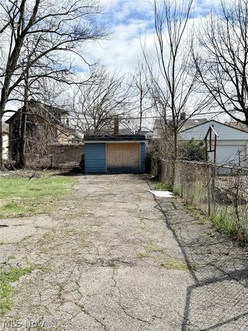 983 E 141st Street, Cleveland, OH 44110