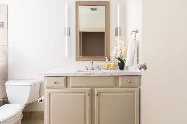 4899 Montrose Boulevard 713, Houston, TX 77006