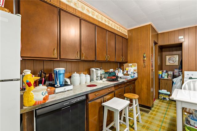 1042 Blackadore St, Homewood Brushton, PA 15221