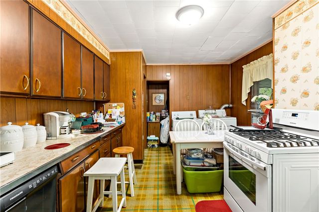 1042 Blackadore St, Homewood Brushton, PA 15221