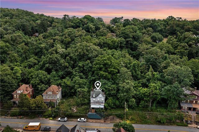 1042 Blackadore St, Homewood Brushton, PA 15221