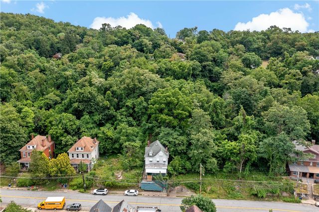 1042 Blackadore St, Homewood Brushton, PA 15221