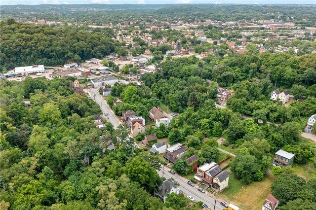 1042 Blackadore St, Homewood Brushton, PA 15221