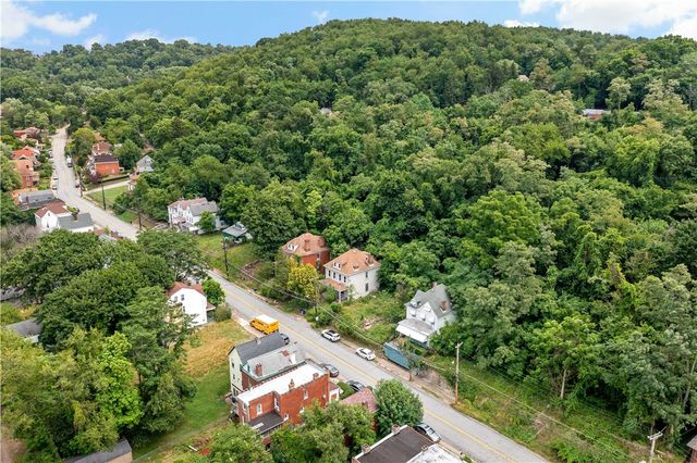 1042 Blackadore St, Homewood Brushton, PA 15221