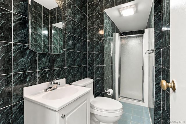 201 Hempstead Avenue, Malverne, NY 11565