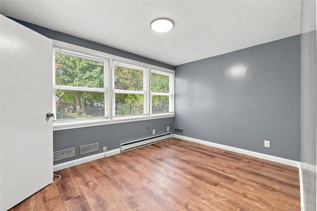 201 Hempstead Avenue, Malverne, NY 11565