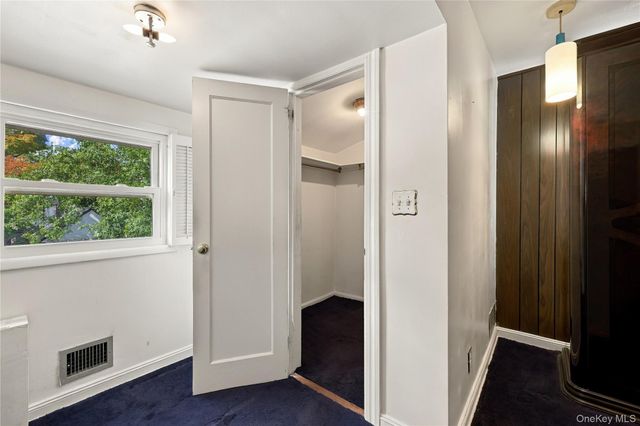 201 Hempstead Avenue, Malverne, NY 11565