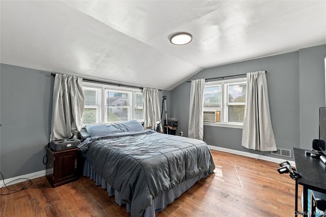 201 Hempstead Avenue, Malverne, NY 11565