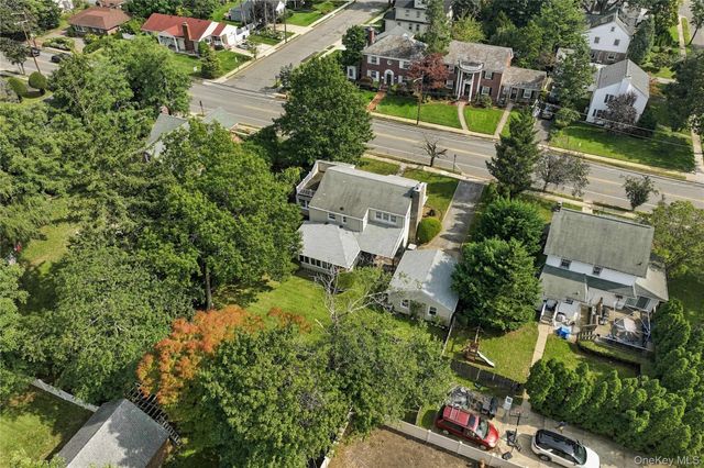 201 Hempstead Avenue, Malverne, NY 11565