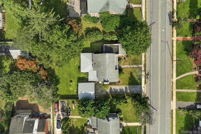 201 Hempstead Avenue, Malverne, NY 11565