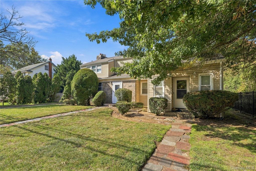 201 Hempstead Avenue, Malverne, NY 11565 — photo 3