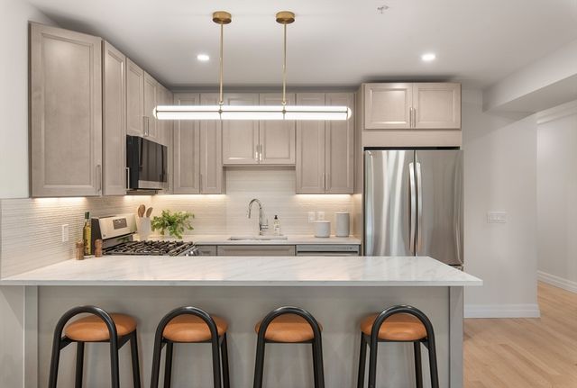 72 Hyde Park Ave 1, Boston, MA 02130
