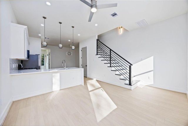 5222 Gold Street A, Houston, TX 77026