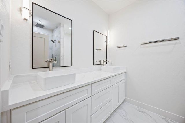 5222 Gold Street A, Houston, TX 77026