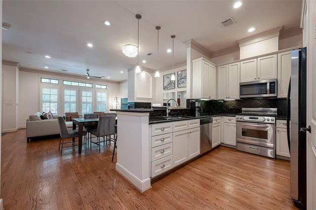 56 Riva Row, The Woodlands, TX 77380