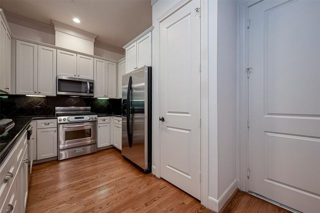 56 Riva Row, The Woodlands, TX 77380