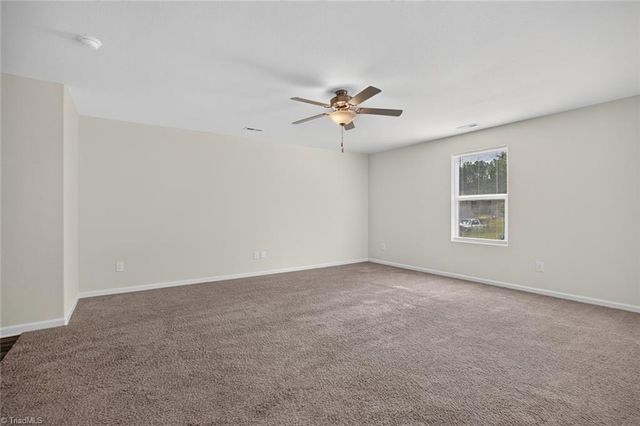 8 Hazelburn Court, Greensboro, NC 27405