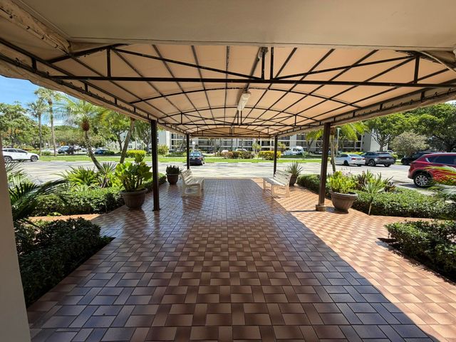 3001 S Course Drive 406, Pompano Beach, FL 33069