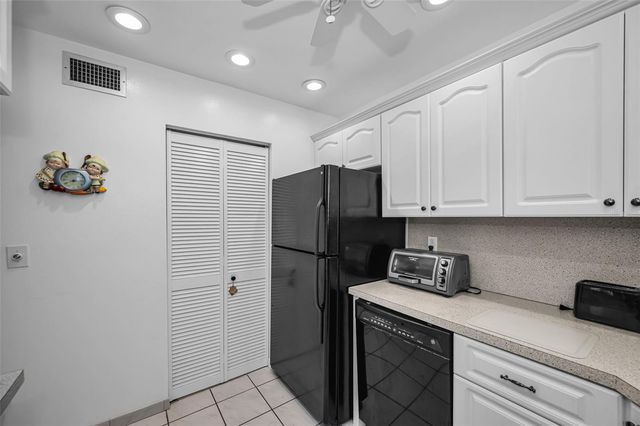 2600 PINE RIDGE WAY S A2, Palm Harbor, FL 34684