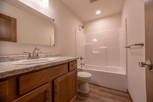 925-935 GREEN PASTURES TRAIL, Plover, WI 54467