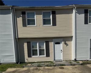 3204 Clover RD E, Chesapeake, VA 23321