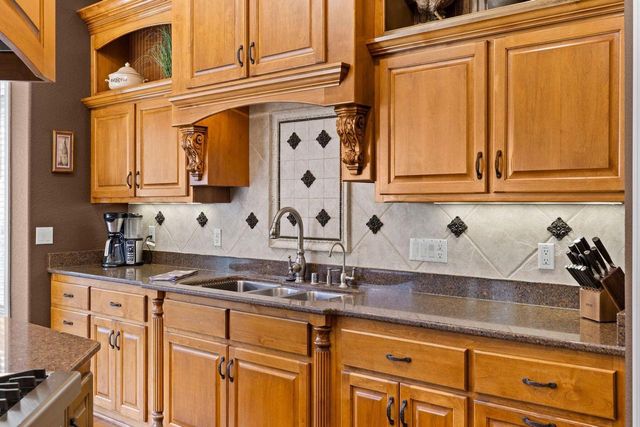 1833 River Lakes ROAD S, Oconomowoc, WI 53066