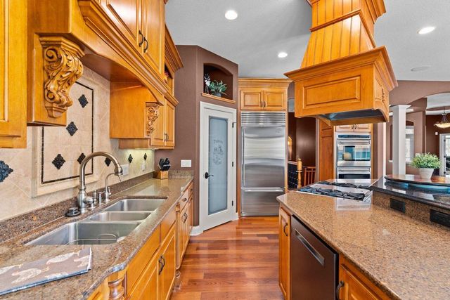 1833 River Lakes ROAD S, Oconomowoc, WI 53066