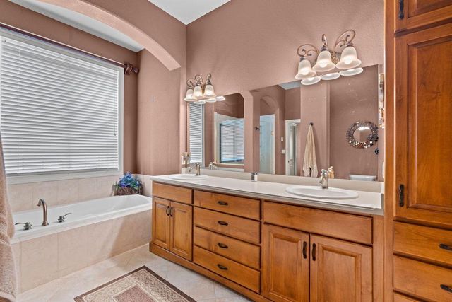 1833 River Lakes ROAD S, Oconomowoc, WI 53066