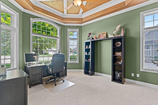 1833 River Lakes ROAD S, Oconomowoc, WI 53066