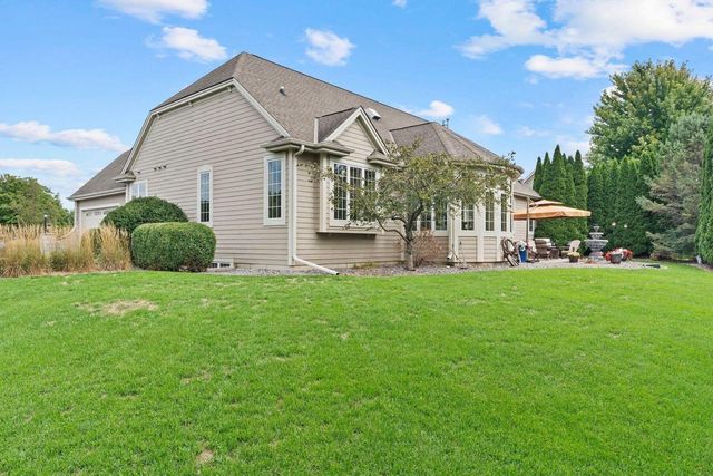 1833 River Lakes ROAD S, Oconomowoc, WI 53066