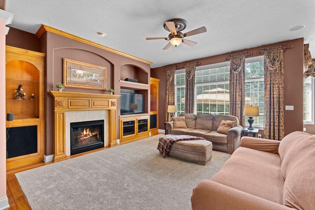 1833 River Lakes ROAD S, Oconomowoc, WI 53066