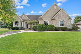 1833 River Lakes ROAD S, Oconomowoc, WI 53066