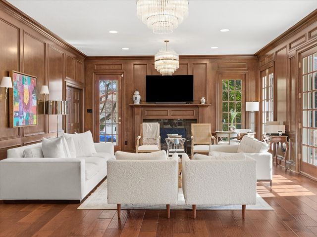 100 Hawn Court, Irving, TX 75038