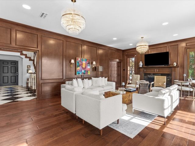 100 Hawn Court, Irving, TX 75038