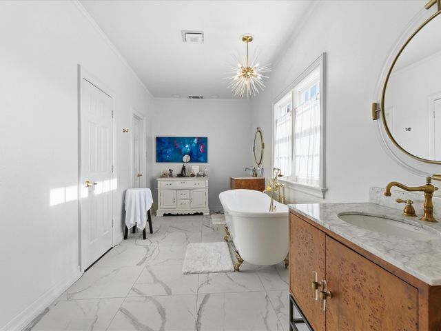 100 Hawn Court, Irving, TX 75038