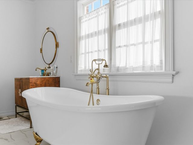 100 Hawn Court, Irving, TX 75038