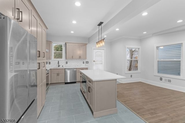 184 Seymour Ave, Newark City, NJ 07108